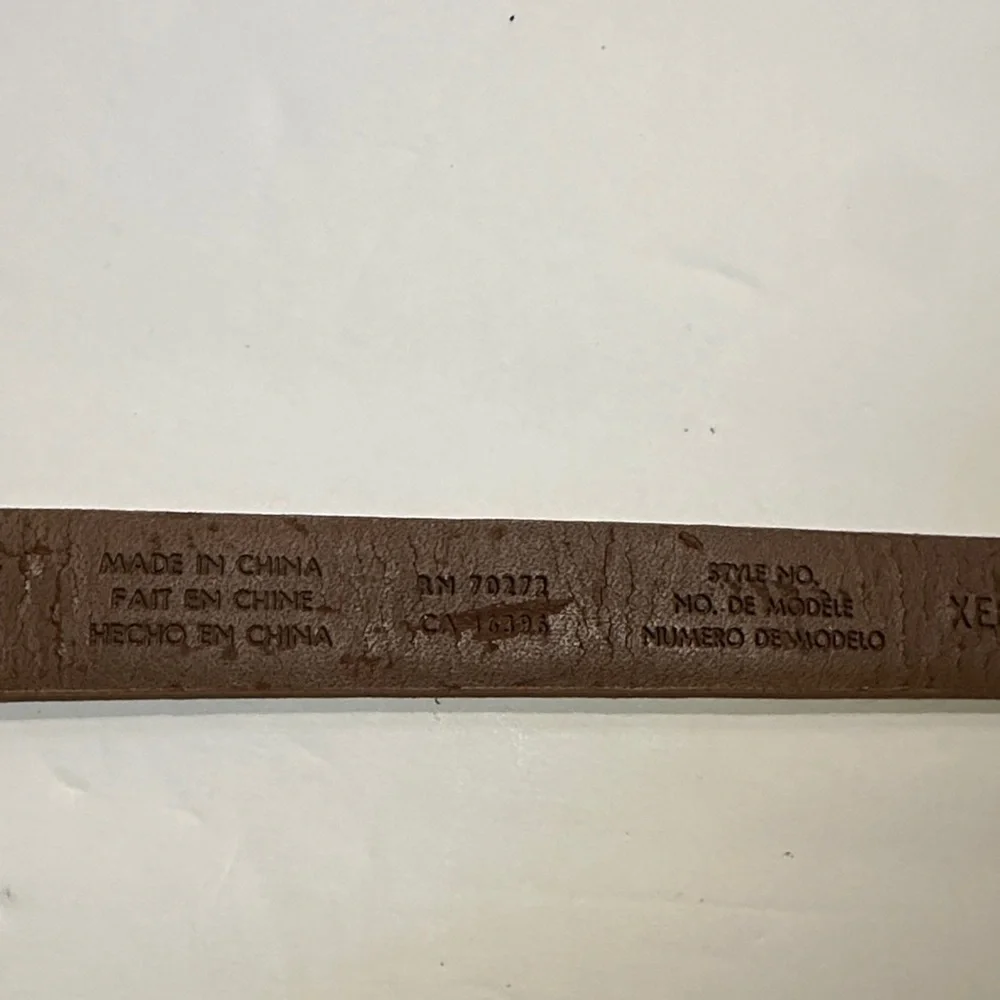 Liz Claiborne Tan Leather Skinny Belt with Silvertone buckle 25-29”